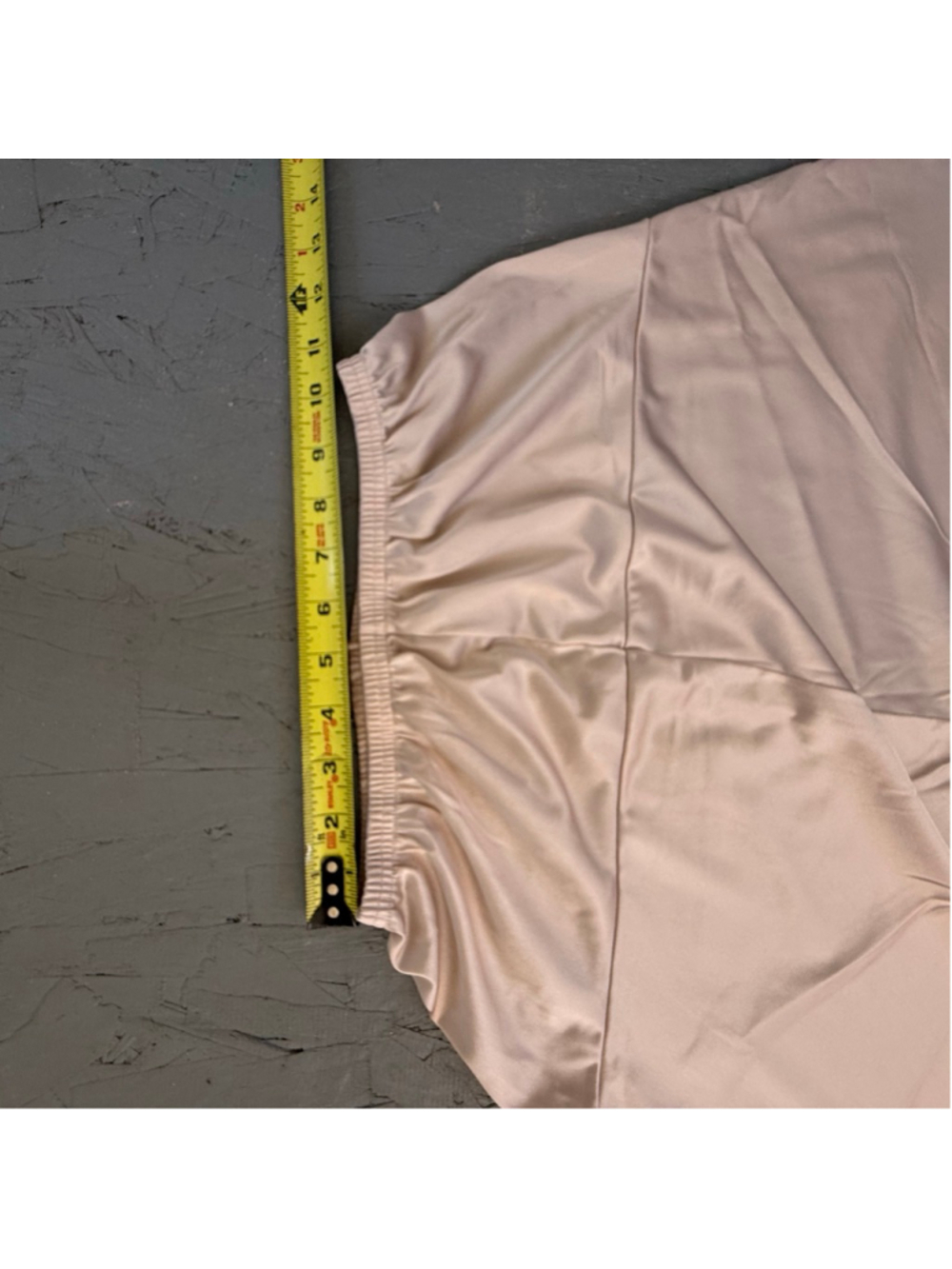 Vintage Vanity Fair Beige Antron III Nylon Half Slip - Small - Picture 6 of 7